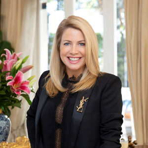 Photo of Sarah Hackett