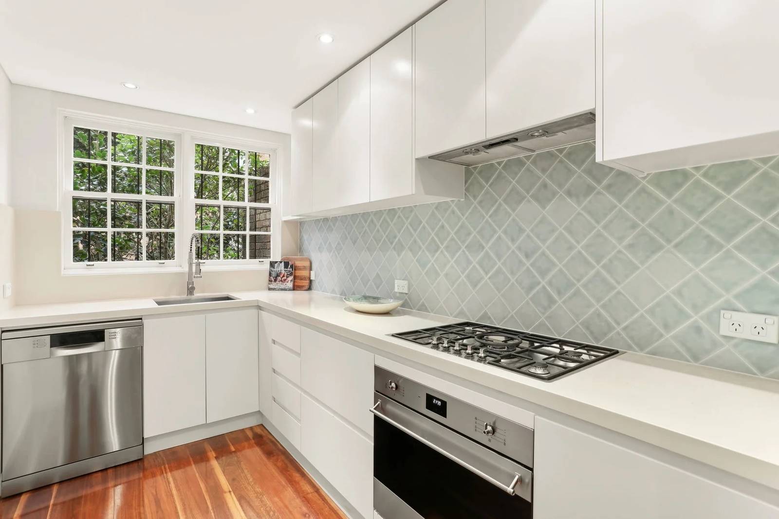 3/5 Trelawney Street, Woollahra For Lease by Sydney Sotheby's International Realty - image 3