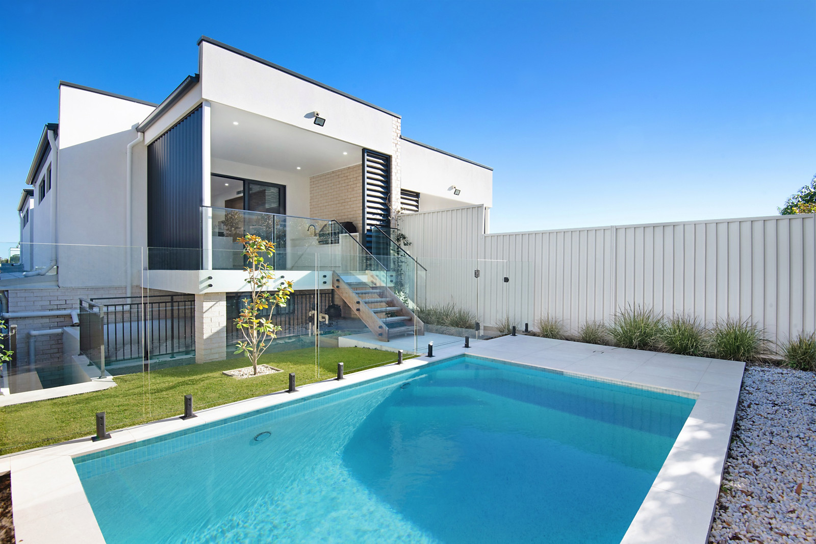 8B Yowie Avenue, Caringbah South Sold by Sydney Sotheby's International Realty - image 2