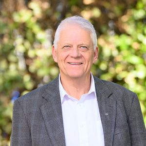 Photo of Mark Ellis