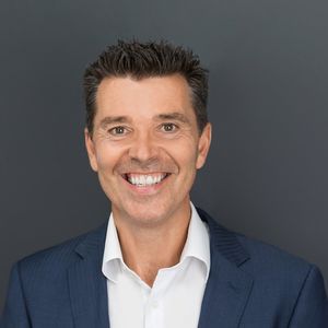 Photo of Adam Vernon