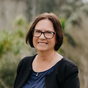 Photo of Barb Linton