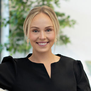 Photo of Sarah Warren