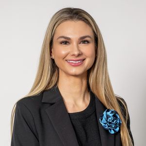 Photo of Simone Irwin