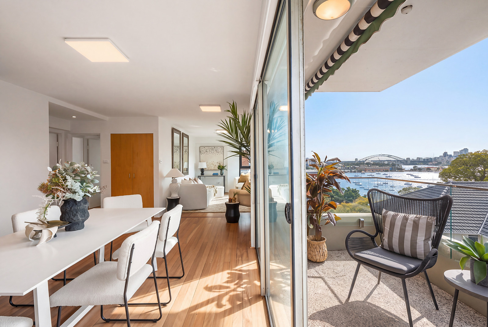 18/54 Darling Point Road, Darling Point Auction by Sydney Sotheby's International Realty - image 3