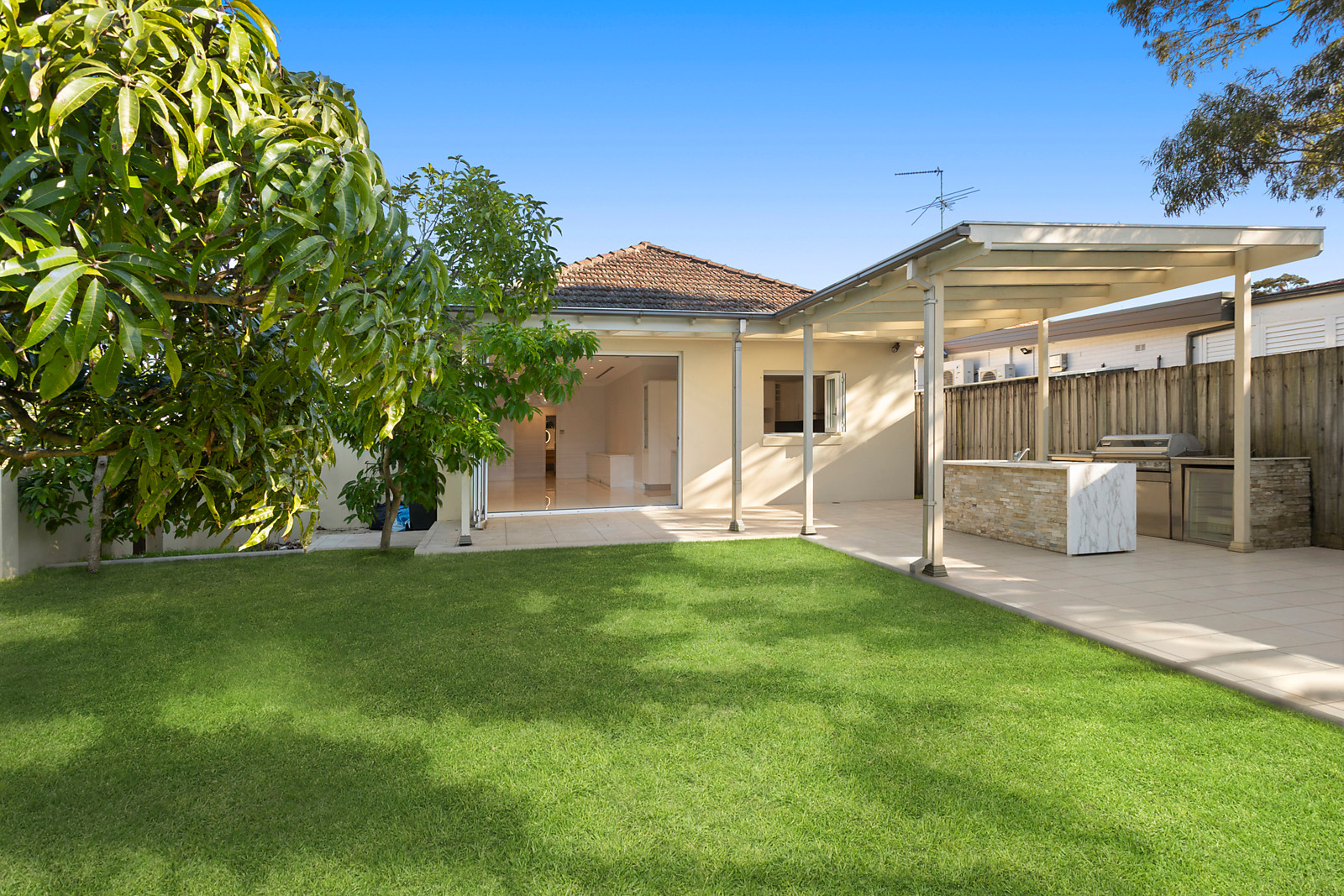 59 Cottenham Ave, Kensington Auction by Sydney Sotheby's International Realty - image 2