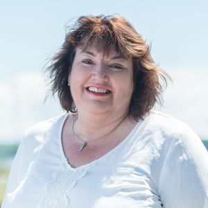 Photo of Lynne Bridge