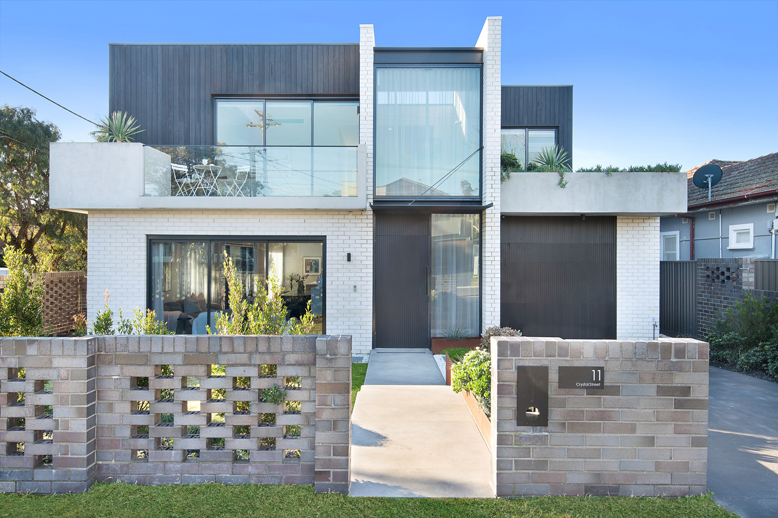 11 Crystal Street, Sylvania For Sale by Sydney Sotheby's International Realty - image 1