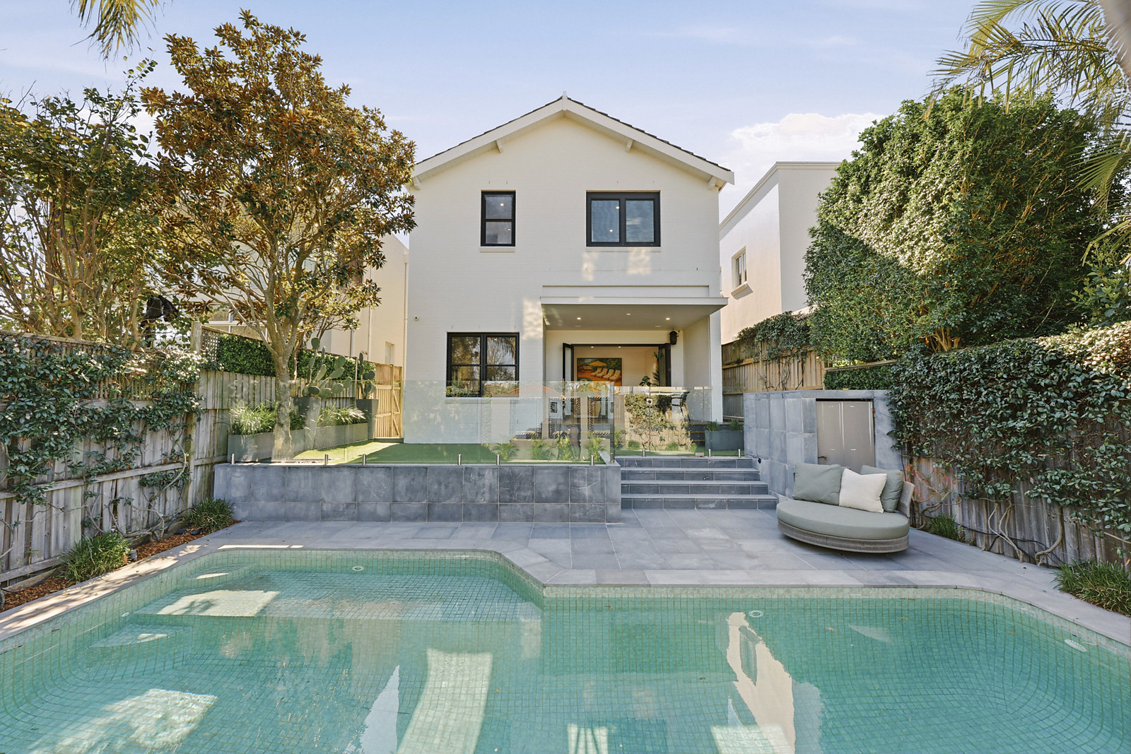 53 Gilgandra Road, North Bondi For Sale by Sydney Sotheby's International Realty - image 1