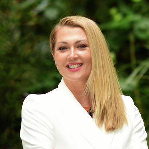 Photo of Yasemin Mead