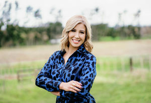 Photo of Jana Mills