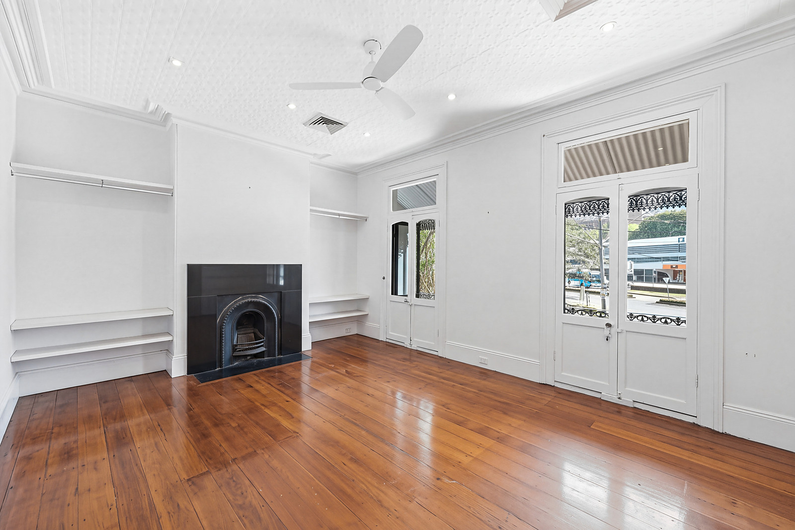 6 Crown Street, Woolloomooloo Auction by Sydney Sotheby's International Realty - image 3