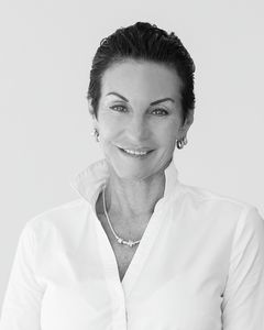 Photo of Janine Redwood