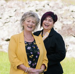 Photo of Janine Roughton & Minda Ross