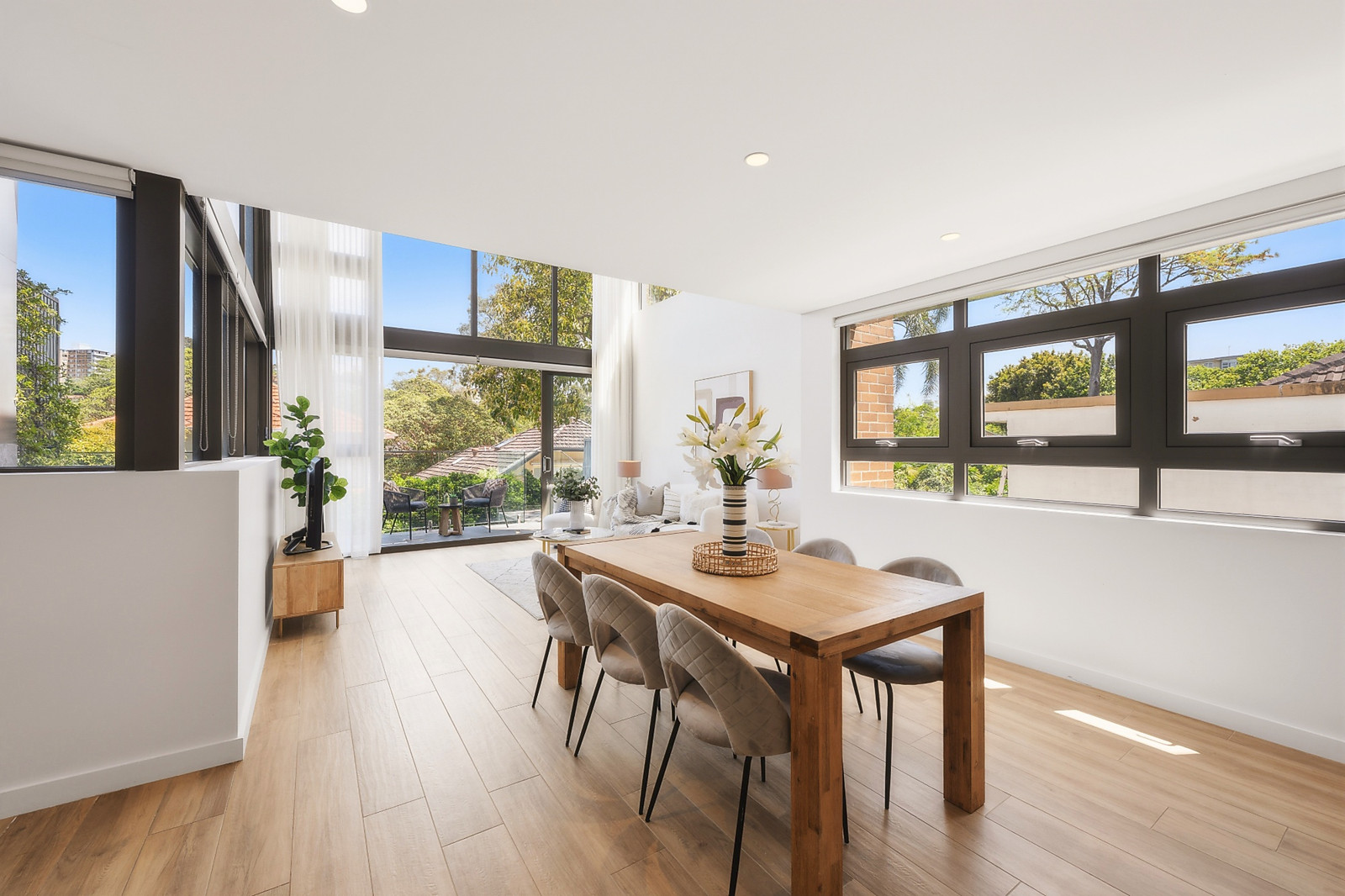 1/17 Carlotta Road, Double Bay Auction by Sydney Sotheby's International Realty - image 4