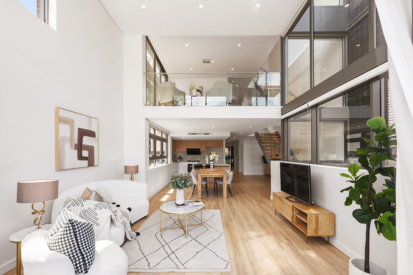 1/17 Carlotta Road, Double Bay Auction by Sydney Sotheby's International Realty - image 2