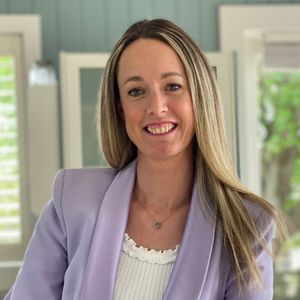 Photo of Sarah Richardson