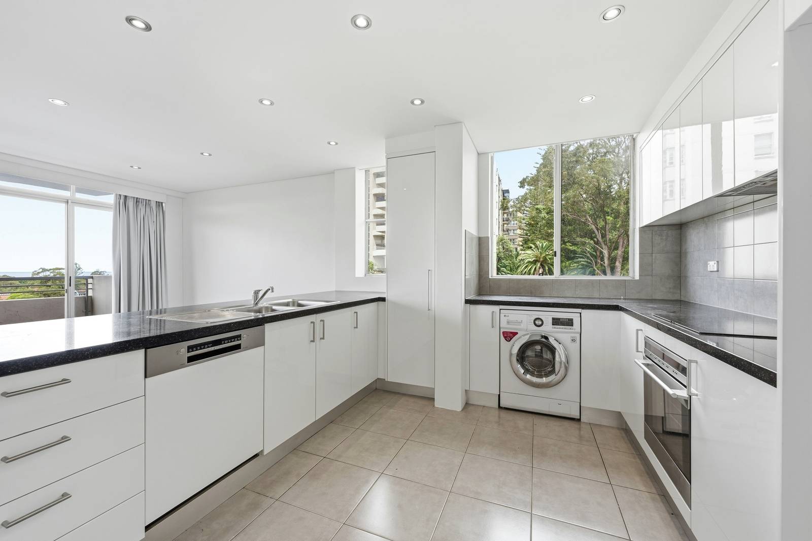 12/5-7 Martins Avenue, Bondi For Lease by Sydney Sotheby's International Realty - image 5