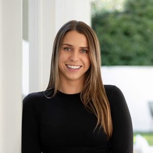 Photo of Claudia Sweeney