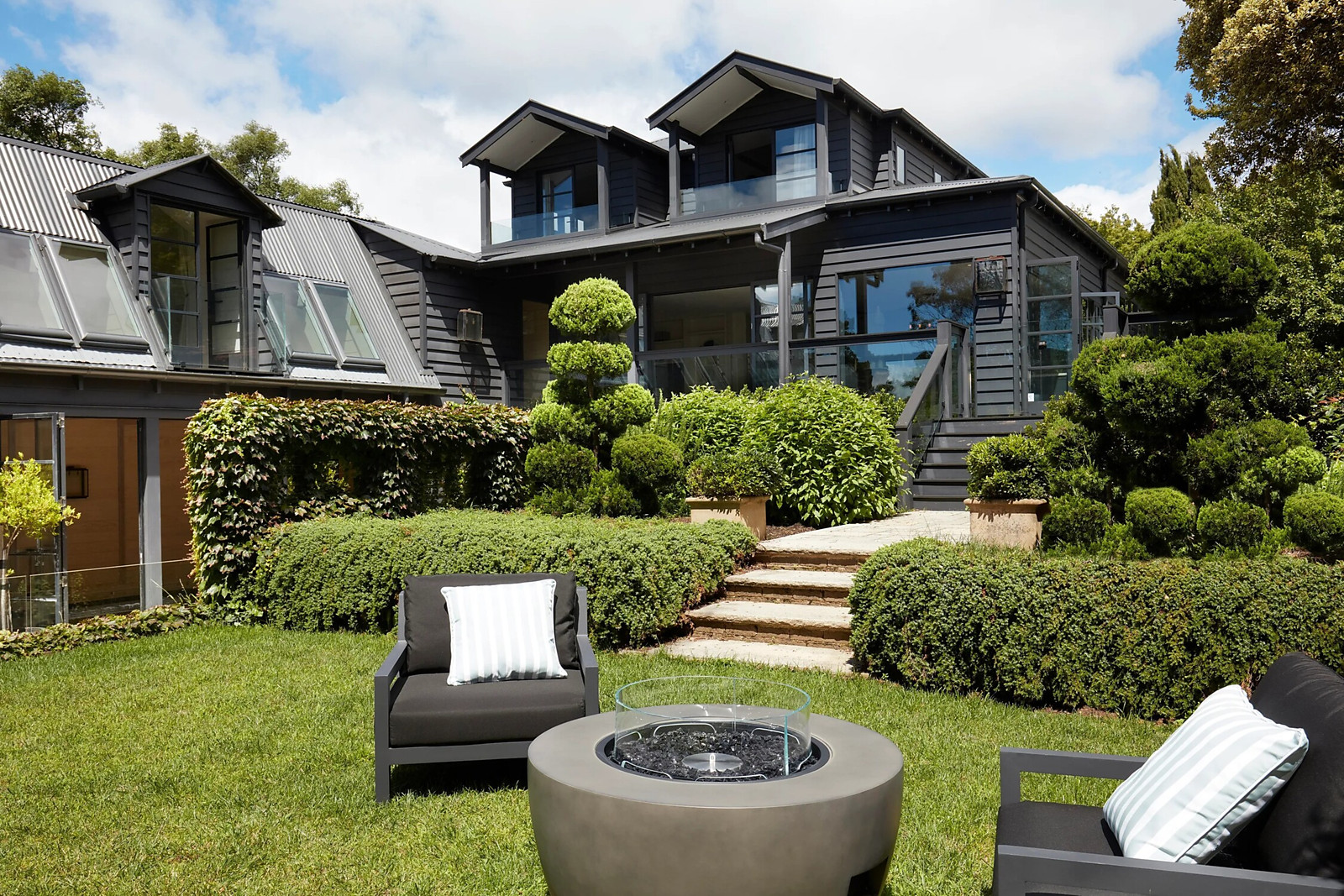 30 Darley Street, Katoomba For Sale by Sydney Sotheby's International Realty - image 2