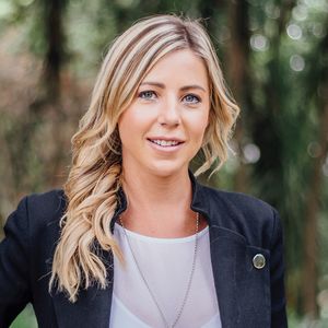 Photo of Amanda Page