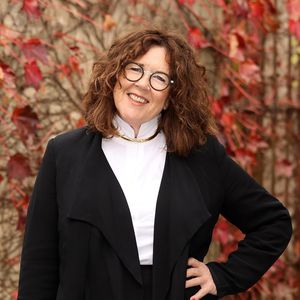 Photo of Annie Mellor