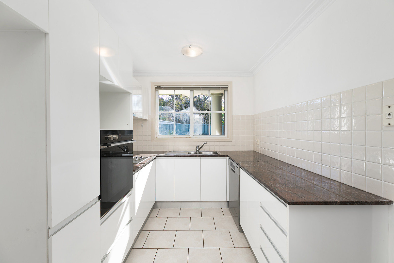5/186-190 Bath Road, Kirrawee For Sale by Sydney Sotheby's International Realty - image 4