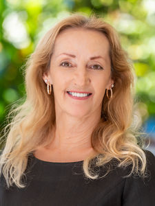 Photo of Linda Bailey