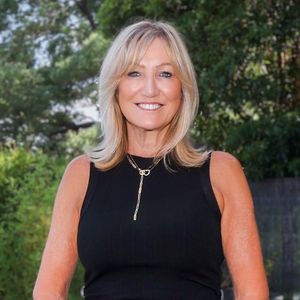 Photo of Debbie Brettoner