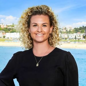 Photo of Lisa Dwyer