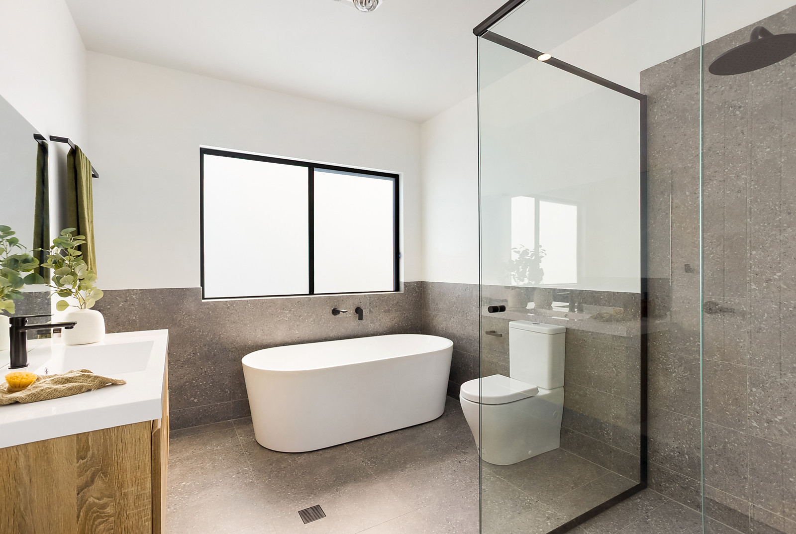 1/8 & 2 The Boulevarde, Oak Flats Auction by Sydney Sotheby's International Realty - image 7