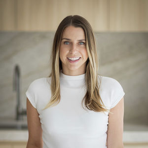 Photo of Claudia Sweeney