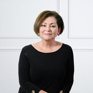 Photo of Belinda Shearer