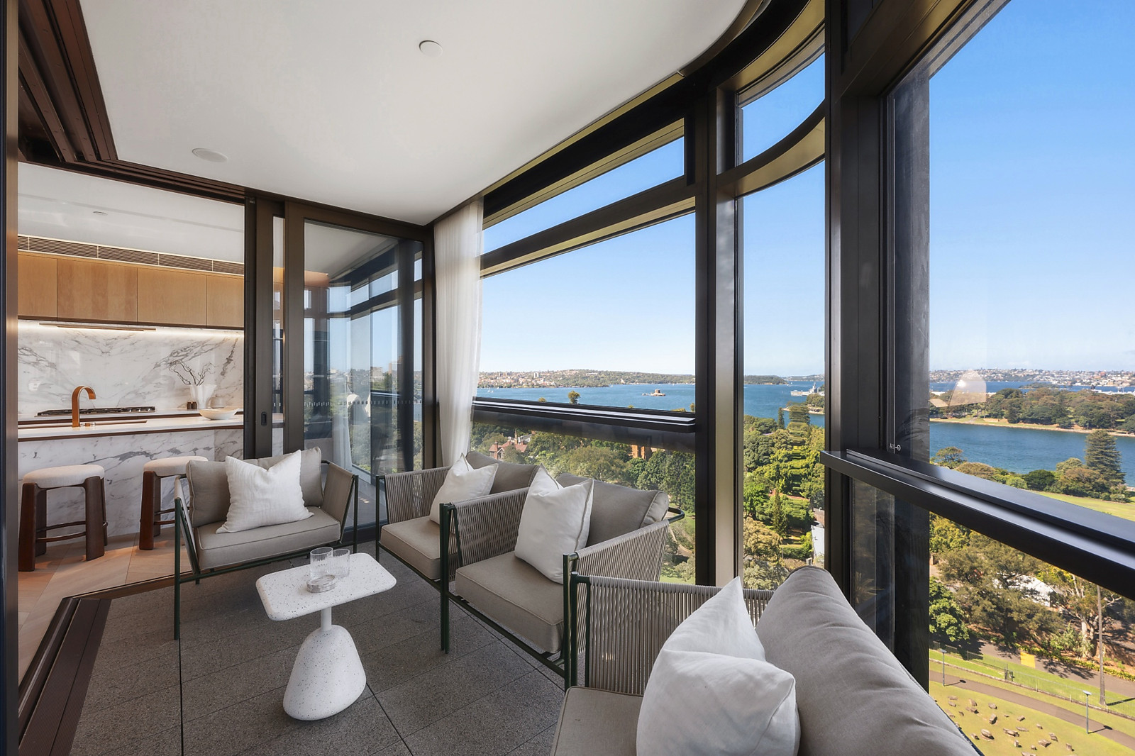 1802/71 Macquarie Street, Sydney Auction by Sydney Sotheby's International Realty - image 8