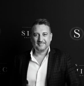 Photo of Dennis Simic