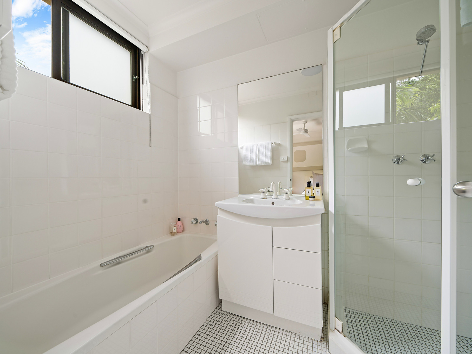 2/60 Darling Point Road, Darling Point For Sale by Sydney Sotheby's International Realty - image 15