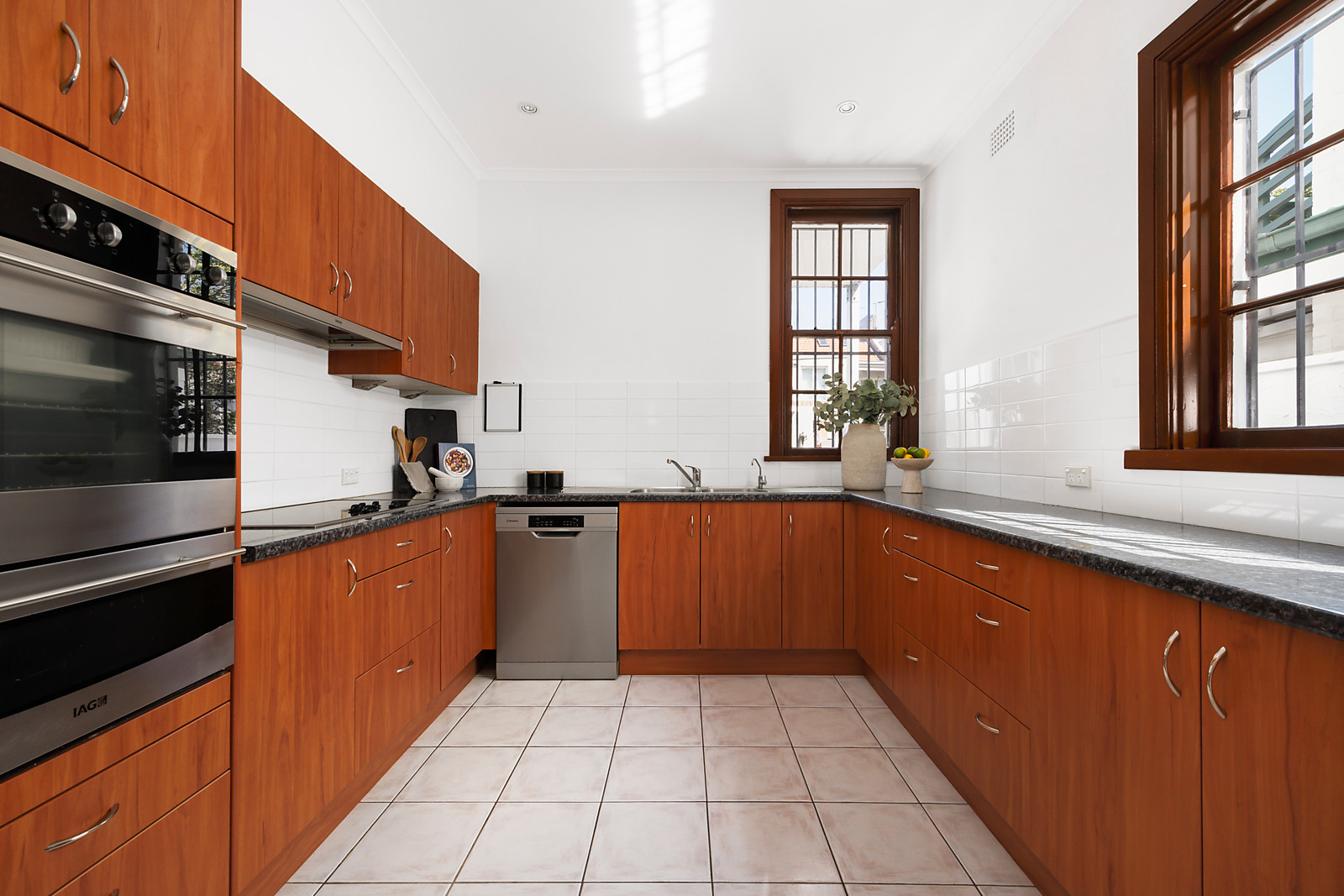 37 Llandaff Street, Bondi Junction Auction by Sydney Sotheby's International Realty - image 5