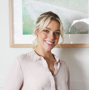 Photo of Stephanie Kalos
