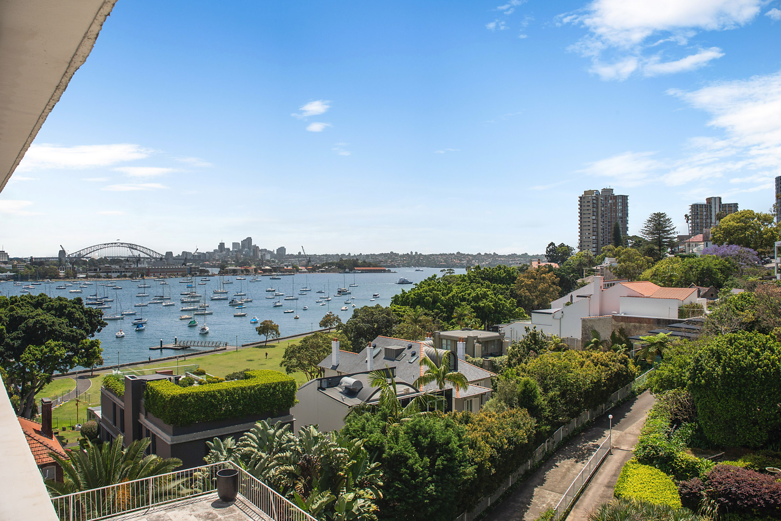 32/11 Yarranabbe Road, Darling Point Auction by Sydney Sotheby's International Realty - image 2