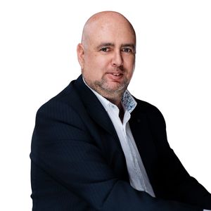 Photo of Martin Whangapirita