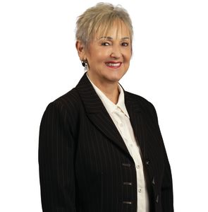 Photo of Jenni Rolton