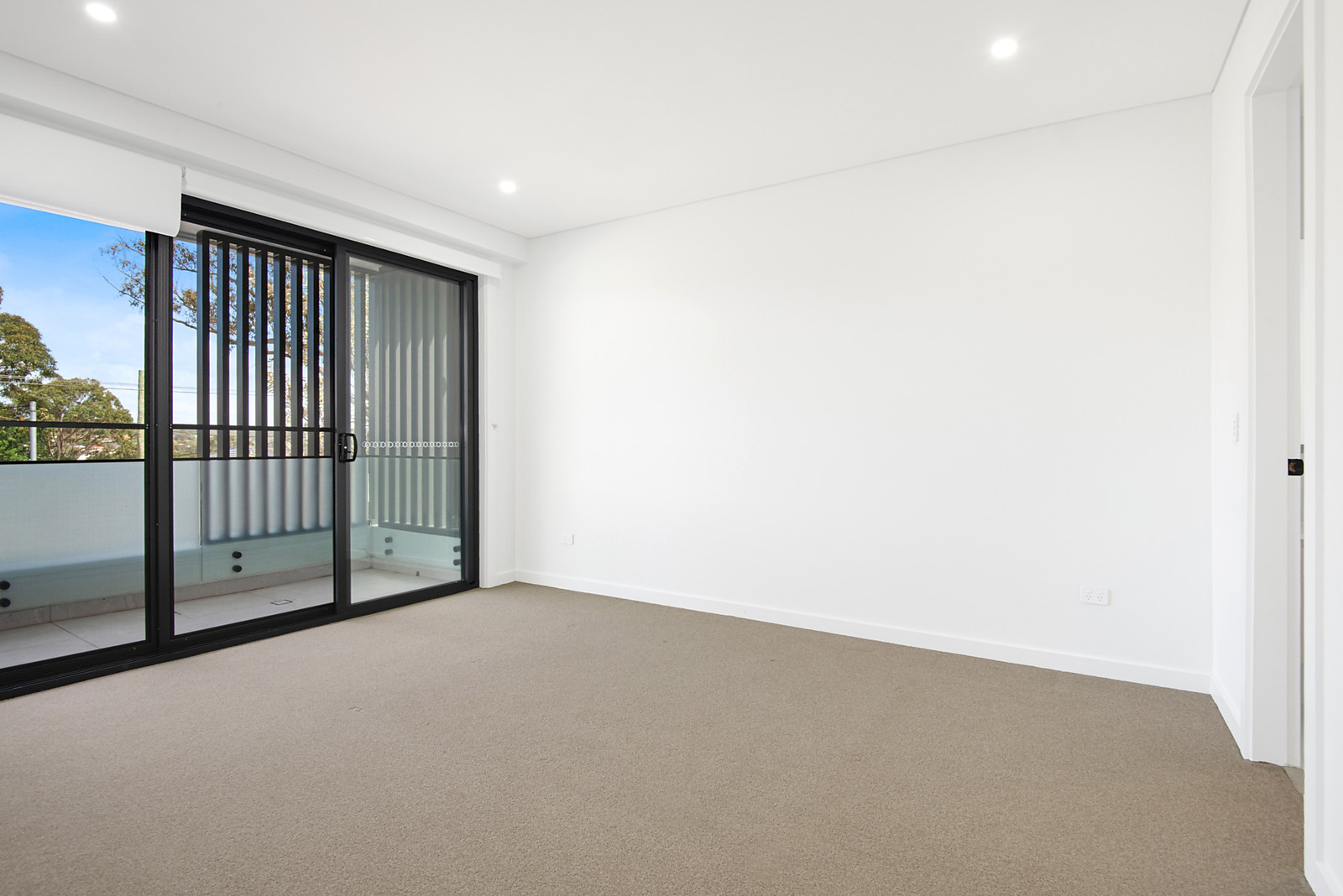 8A Yowie Avenue, Caringbah South For Sale by Sydney Sotheby's International Realty - image 8