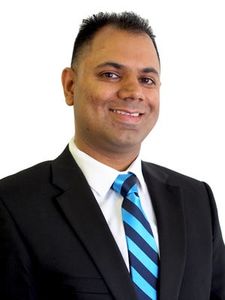 Photo of Adam Muntazir