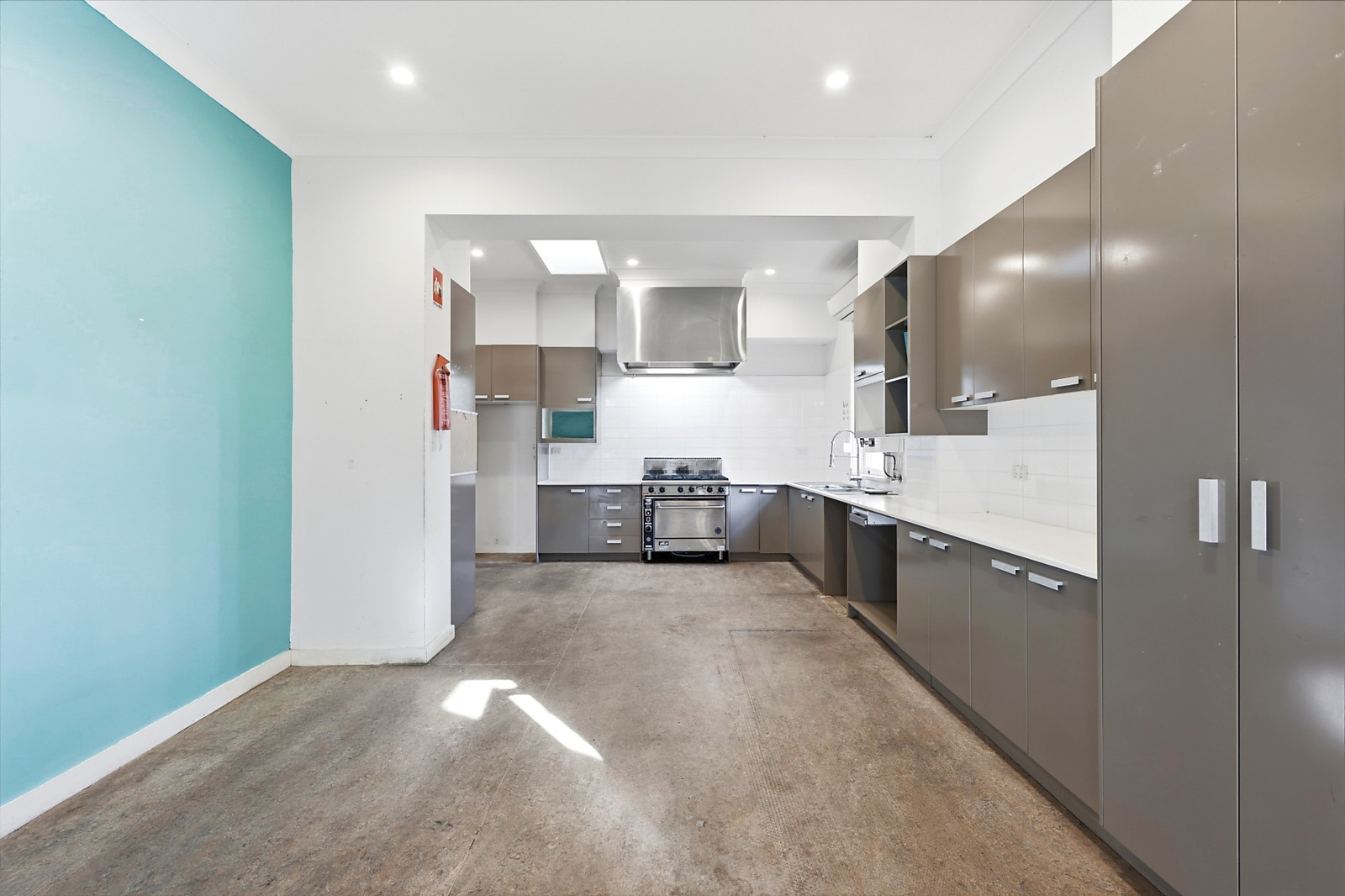 8 Village High Road, Vaucluse For Sale by Sydney Sotheby's International Realty - image 4