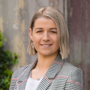 Photo of Lucy Bull