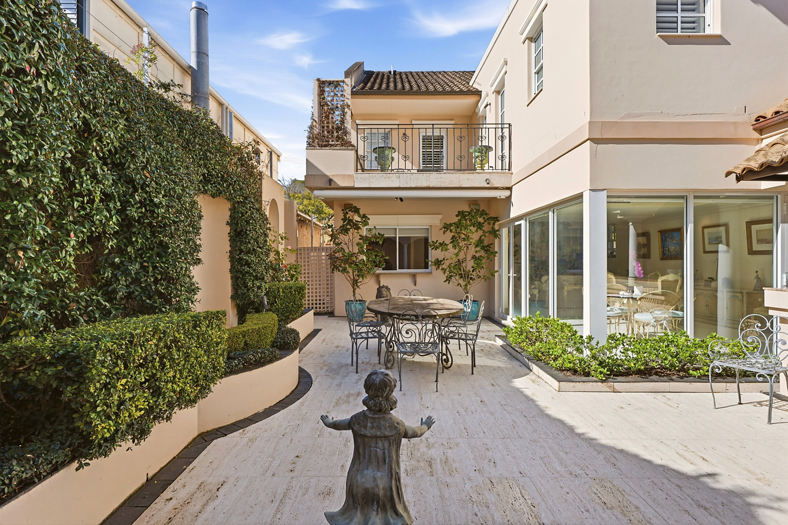 8 Pearce Street, Double Bay For Sale by Sydney Sotheby's International Realty - image 2